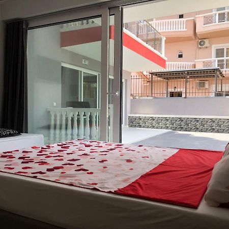 Red Luxury Aqua Aparthotel Paralia Katerinis Exterior photo