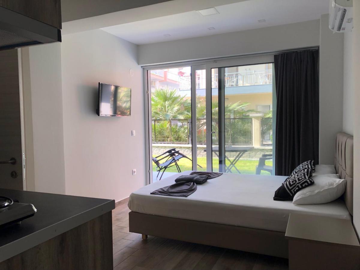 Red Luxury Aqua Aparthotel Paralia Katerinis Exterior photo